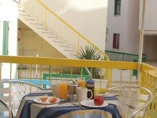 公寓式酒店 Sea N View 拉纳卡