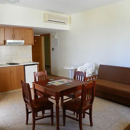 Apart Otel Sea N View Larnaca