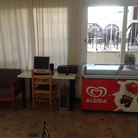 Apart Otel Sea N View Larnaca
