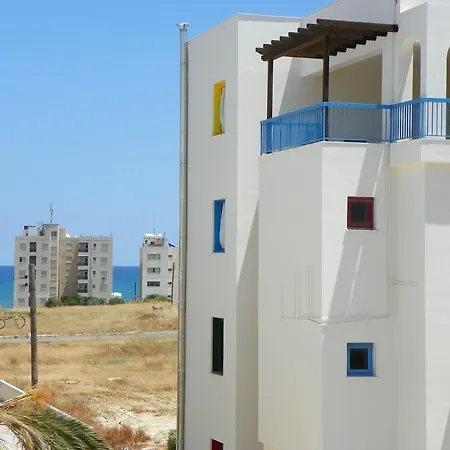 Sea N View 4* Larnaca