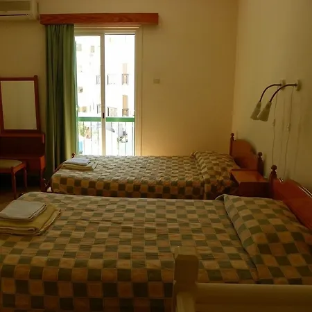 Sea N View 4* Larnaca